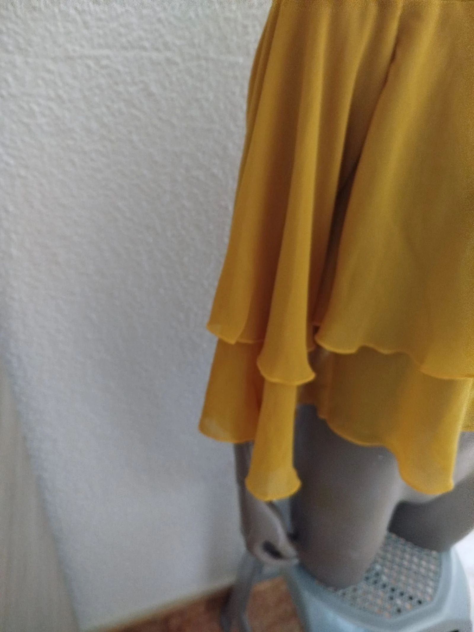 Blusa com mangas acampanadas mostarda marca linu tamanho s 💛 – photo 4